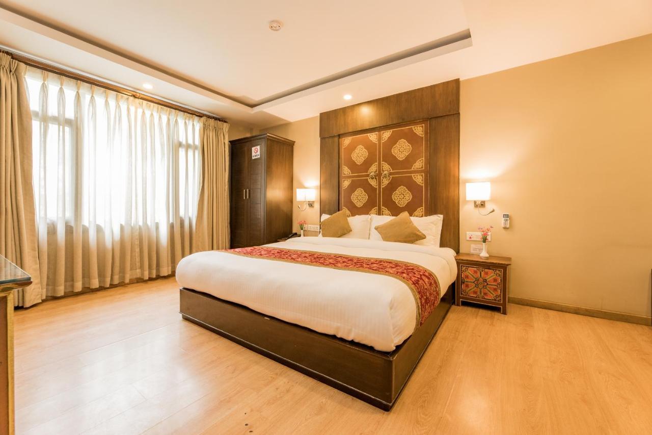 Himalayan Ghar Hotel Катманду Екстериор снимка